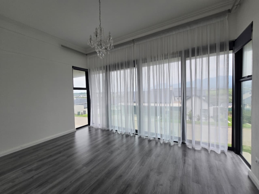 4 Bedroom Property for Sale in Kingswood Golf Estate Western Cape